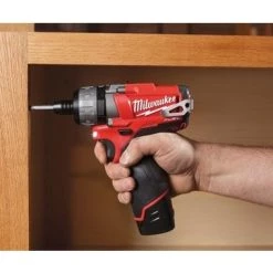 Perceuse visseuse sans fil Milwaukee M12 CD-0 - Perceuse visseuse sans fil Li-Ion 12V (machine seule) - moteur brushless - 37 Nm - 4933440450 -Milwaukee Soldes Boutique d46cb16af77dcdbae08d2cd674bd0aac